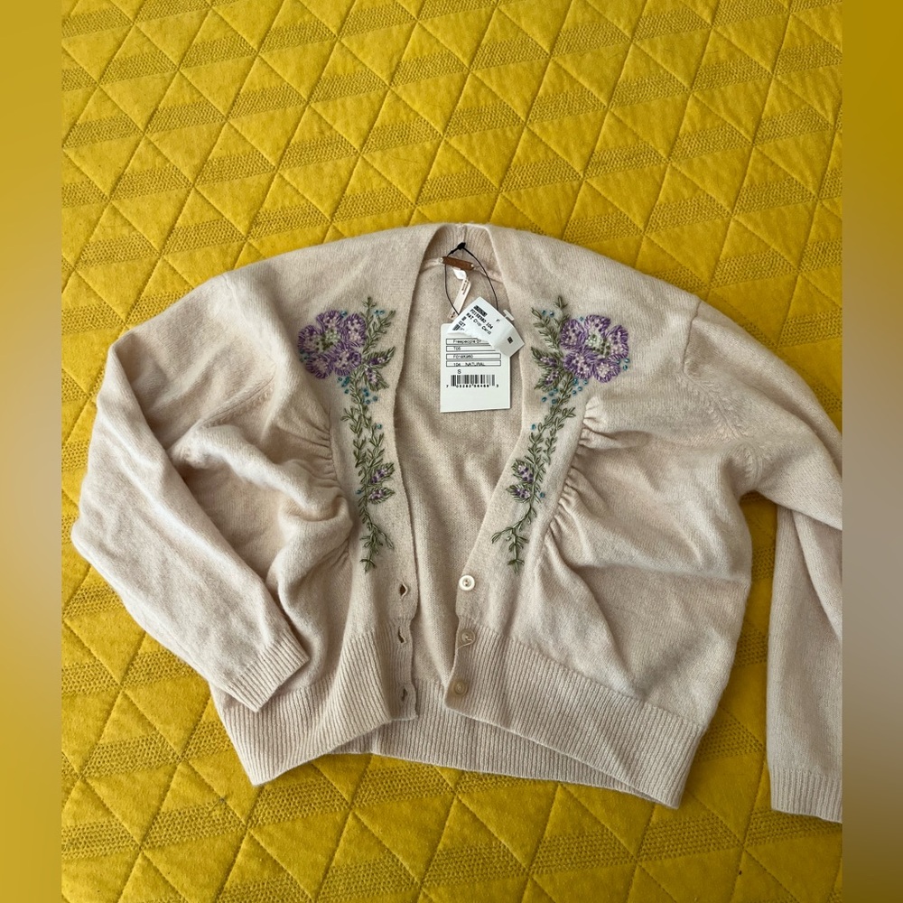 NWT FREE PEOPLE CROP TOP SWEATER. WOMENS SIZE SMALL.